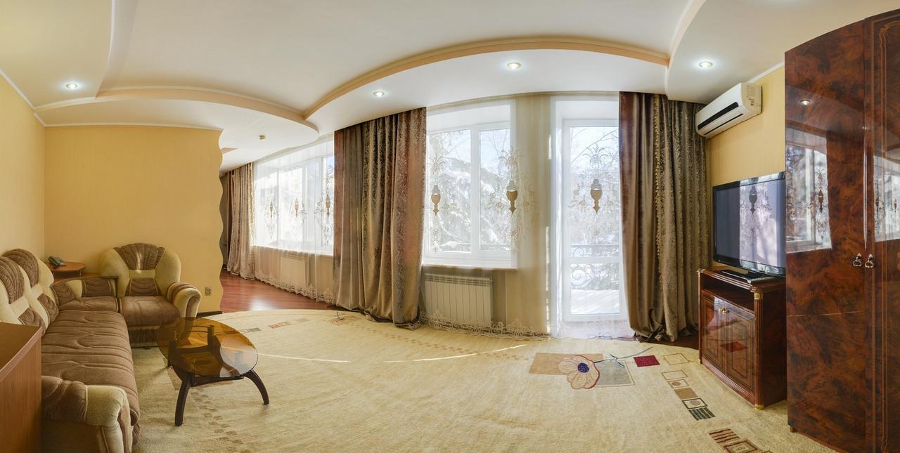 Hotel Ghostinitsa "Lina" à Petropavlovsk Extérieur photo