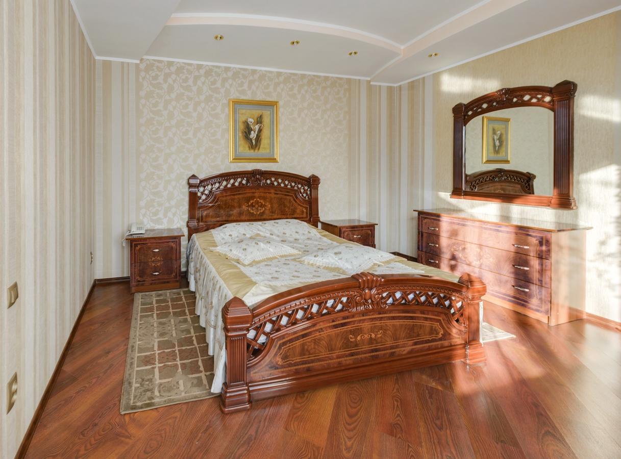 Hotel Ghostinitsa "Lina" à Petropavlovsk Extérieur photo